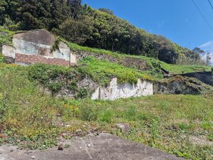 Terreno Urbano com Moradia em Ruína para Construção na Freguesia da Ribeirinha, Ilha do Faial