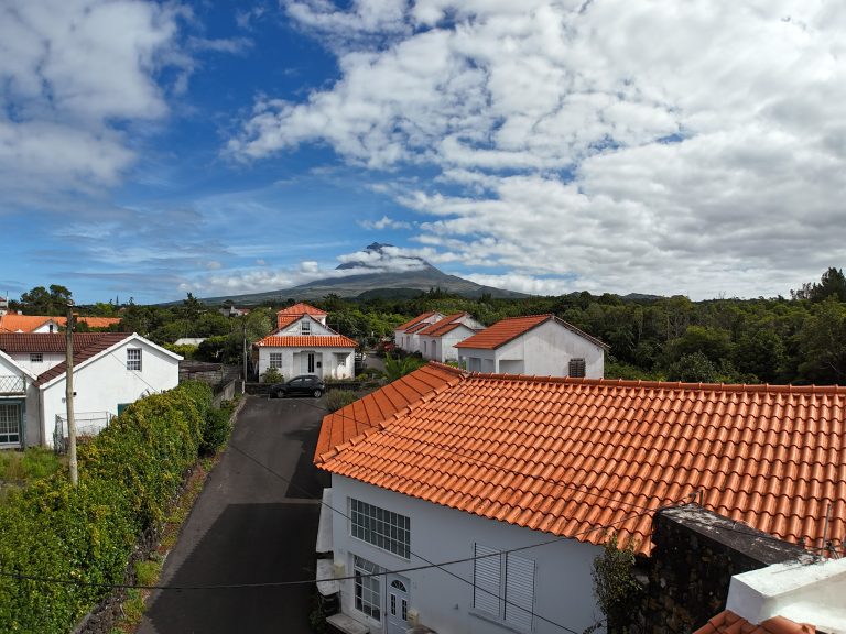 Apartamento T2 na Madalena a Montanha do Pico como pano de fundo