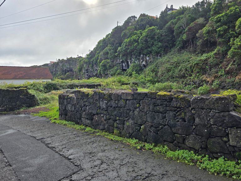 Terreno com Potencial de Construção – Calhau da Piedade, Lajes do Pico