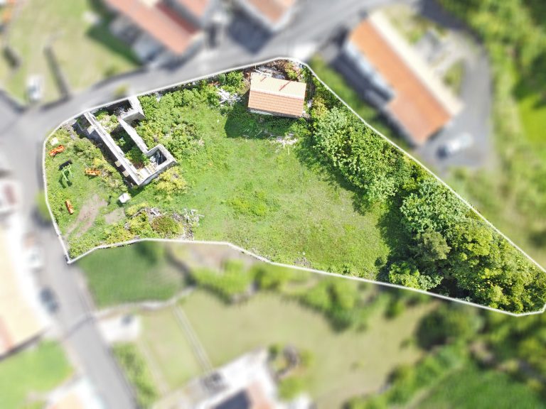 Ruína com Projeto Aprovado — São João, Lajes do Pico
