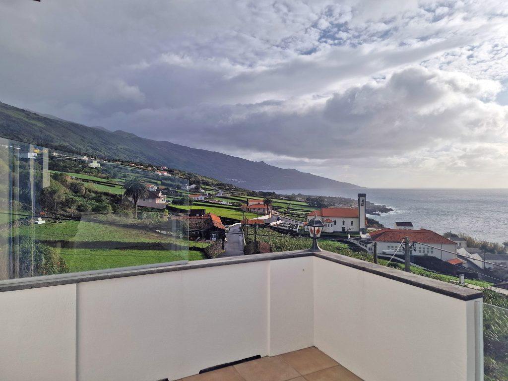 Moradia T3 Recuperada — Santa Bárbara, Ribeiras, Lajes do Pico